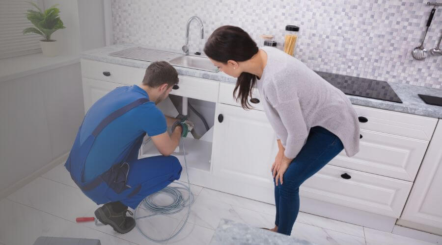 Expert burst pipe repair services in Brocton, IL